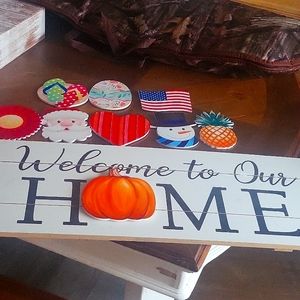 Welcome sign with velcro attachments